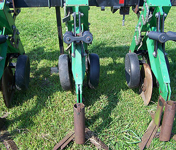 20' Sukup - 8 row (30") High Speed cultivator (Used)