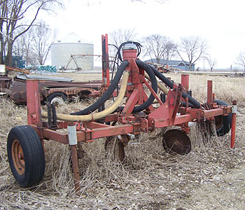 CHISEL PLOW WITH COULTERS
